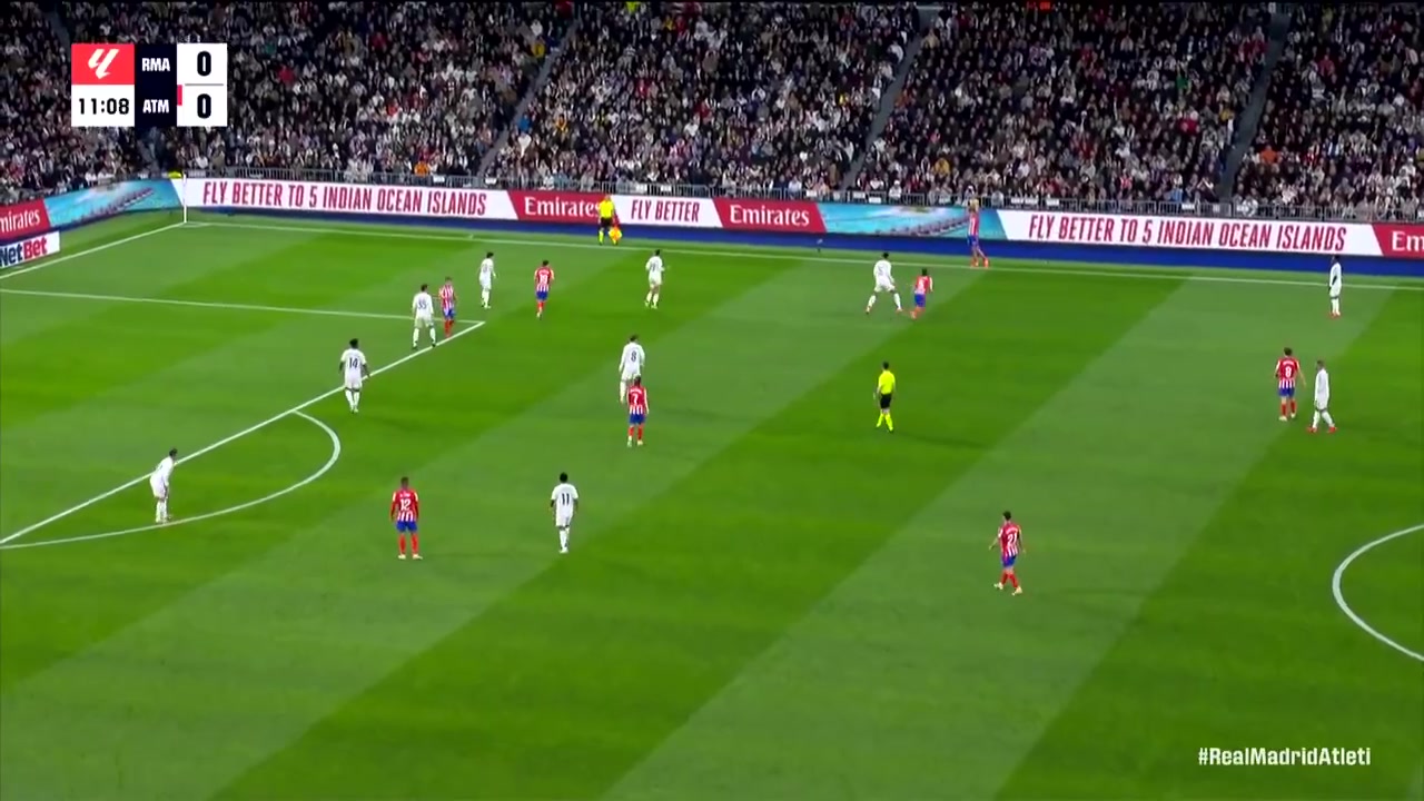 习惯了?贝林厄姆上轮踢马竞也对边裁爆粗：Fuck you！Fuck off