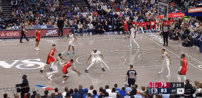 精彩!杰伦-格林中路突击满弓战斧 申京杀到篮下滑翔劈扣