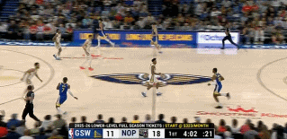 ?灵动跑位！波斯特反跑接球双手暴扣