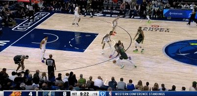 憋着一股劲儿！兰德尔上来里突外投连砍10分！带队14-4打停太阳！