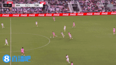 ?苏牙失空门！迈阿密右路传中，苏亚雷斯后点包抄空门居然没进