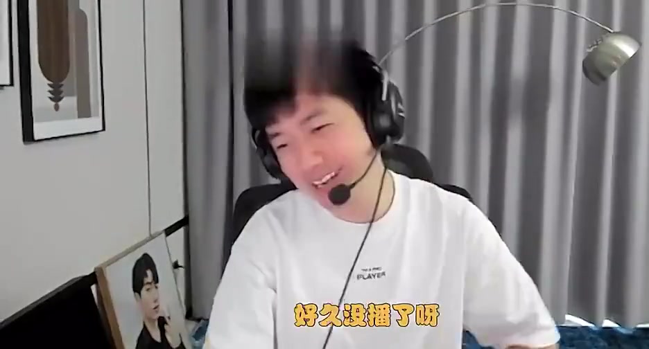 xinyi抑郁后复播：是不是想看我连麦涵艺解说硬币哥比赛啊？